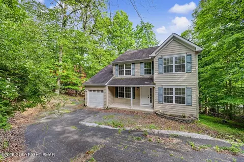 112 Cedar Ln, East Stroudsburg, PA 18302