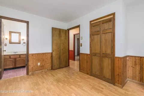 Bedroom - 2289 Walnut Trl, Bushkill, PA 18324 photo 2 of 6
