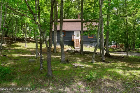 3307 Westminster Dr, East Stroudsburg, PA 18302