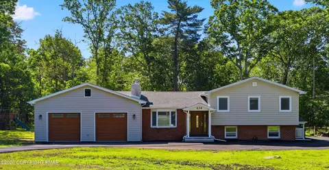 236 Lloyds Ln, Stroudsburg, PA 18360