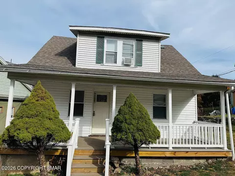 3 E Mountain Rd, Scranton, PA 18505