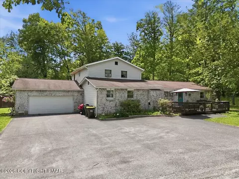 1127 Mattioli Rd, Bartonsville, PA 18321