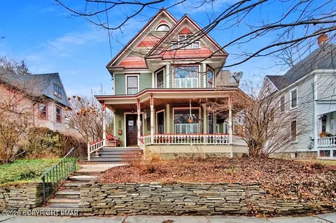 604 Thomas St, Stroudsburg, PA 18360