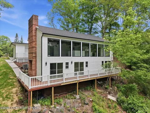 101 Buttermilk Heights Dr, East Stroudsburg, PA 18301