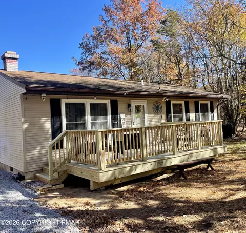 171 Lindbergh Cir, Albrightsville, PA 18210