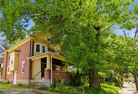 97 E Broad St, East Stroudsburg, PA 18301