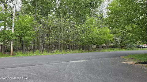537 Horshoe Bend 537 Bnd, Tobyhanna, PA 18466