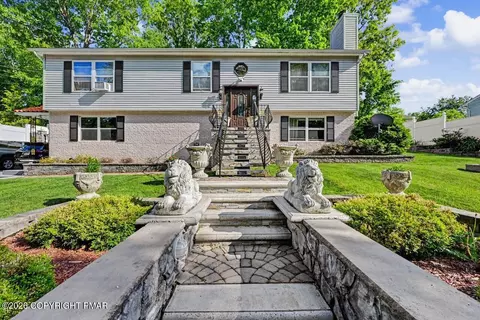 515 Crocus Dr, East Stroudsburg, PA 18301