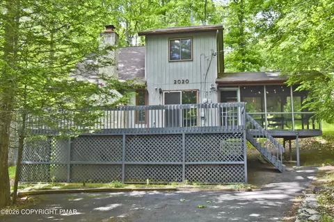 148 Manchester Dr, Bushkill, PA 18324