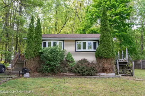 9104 Robinhood Dr, Kunkletown, PA 18058