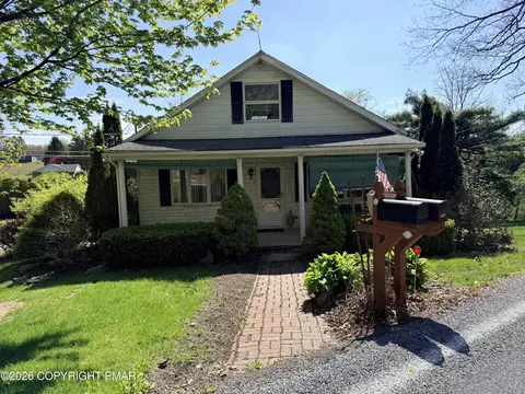 750 Brockton Mountain Dr, Barnesville, PA 18214