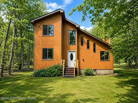 1010 Ojibwa Trl, Gouldsboro, PA 18424