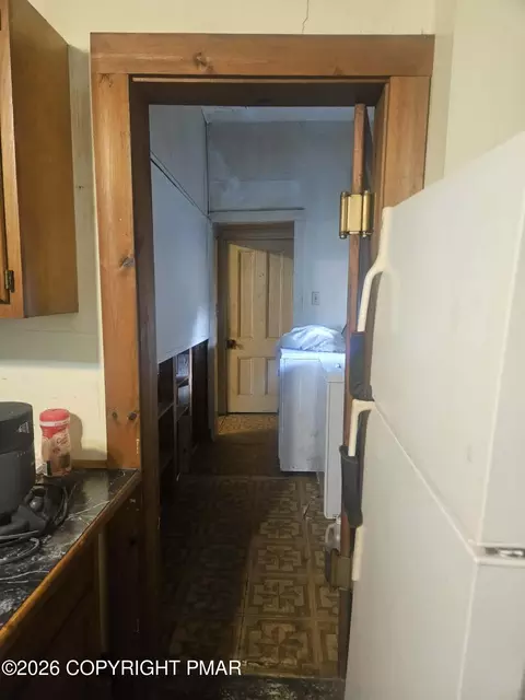 Entry Way - 200 Division St, Portland, PA 18351 photo 1 of 3