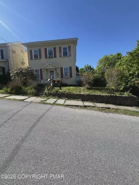 200 Division St, Portland, PA 18351