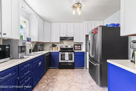 439 Bath Ave, Catasauqua, PA 18032