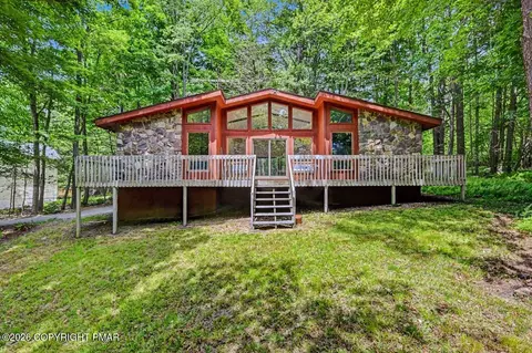 149 Cardinal Dr, Clifton Township, PA 18424