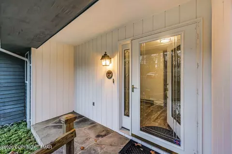 384 Devils Hole Rd, Cresco, PA 18326