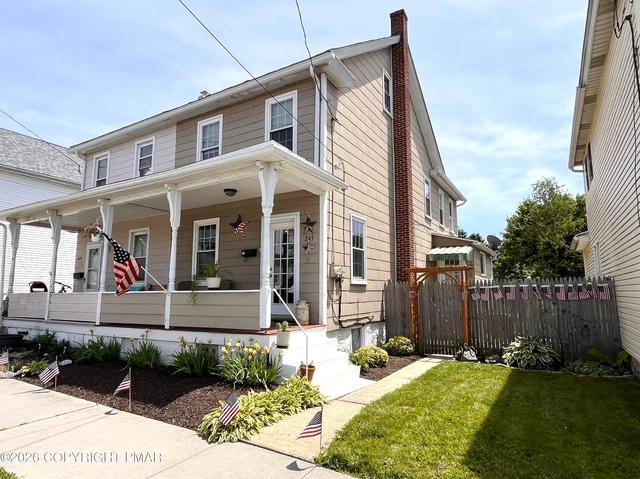 249 W White St, Summit Hill, PA 18250