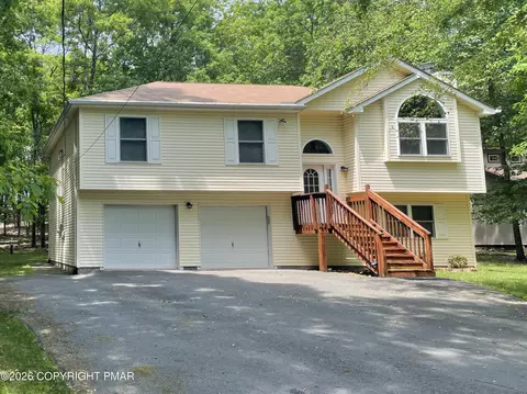 9 Sycamore Cir, Albrightsville, PA 18210