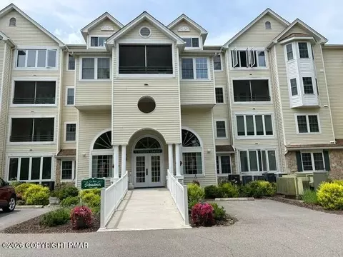 5 Village Cir, Stroudsburg, PA 18360