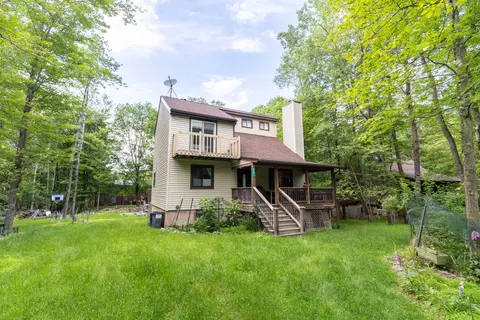 88 Wild Turkey Cir, Lake Ariel, PA 18436