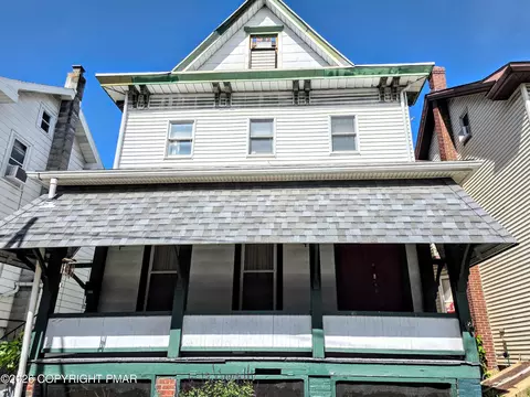 318 N 1st St, Lehighton, PA 18235