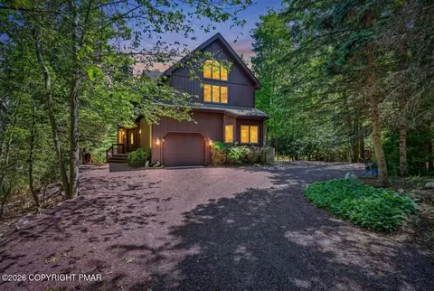 6102 Lakeview Dr, Pocono Pines, PA 18350