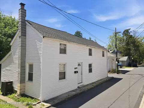 418 Crane St, Catasauqua, PA 18032