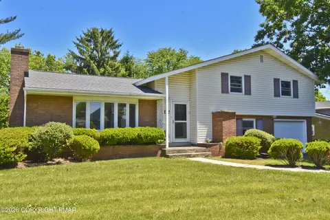 411 Barrett Rd, Emmaus, PA 18049