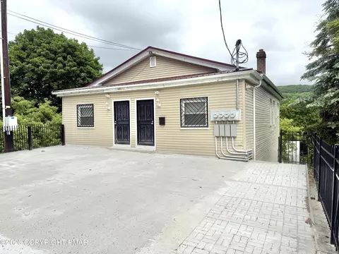 309-311 E Ridge St, Lansford, PA 18232