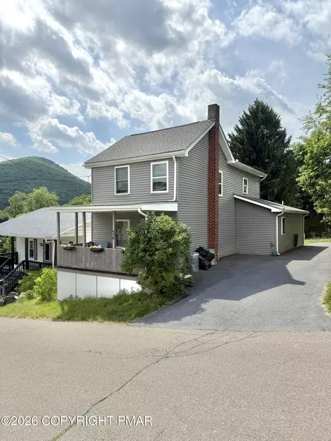 305 Oak St, Jim Thorpe, PA 18229