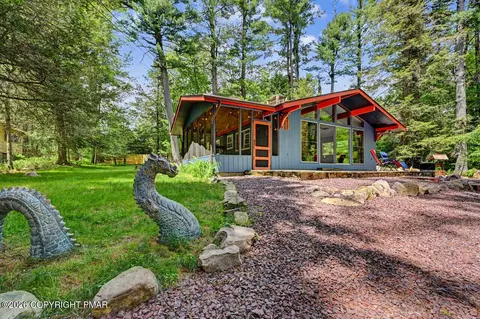 2132 Penny Ln, Pocono Pines, PA 18350