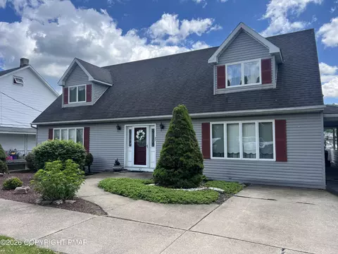 42 E Columbus Ave, Nesquehoning, PA 18240