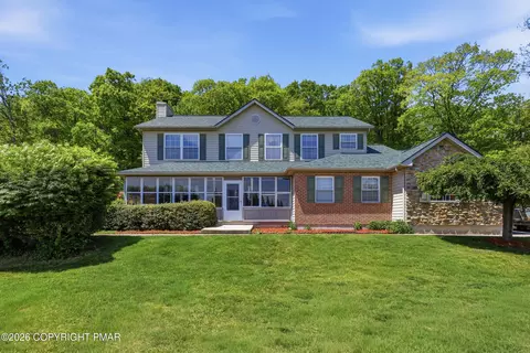 116 Overlook Dr, Saylorsburg, PA 18353