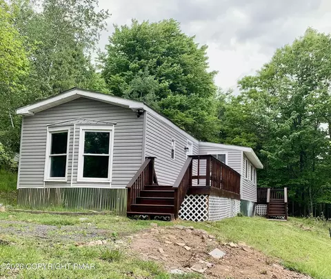204 Moyer Ct, Scotrun, PA 18355