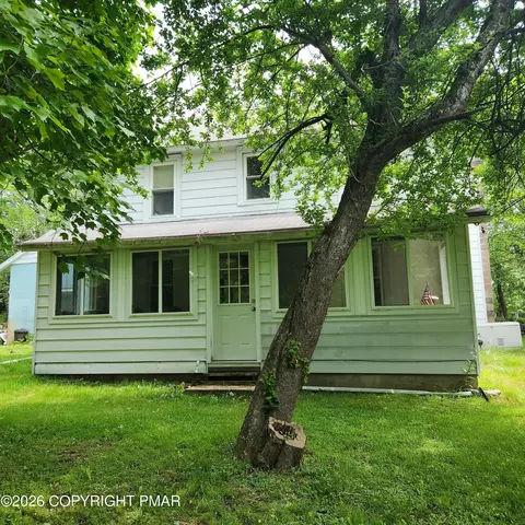 195 Maple St, Tobyhanna, PA 18466