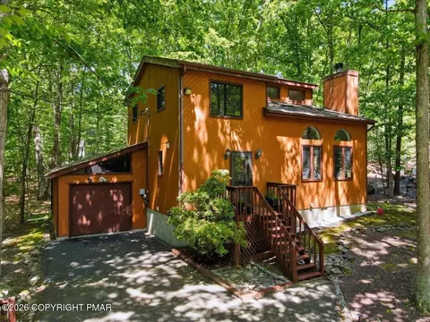 4107 Ashwood Ln, East Stroudsburg, PA 18301