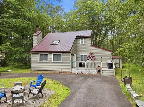 3114 Neshaming Dr, Pocono Lake, PA 18347