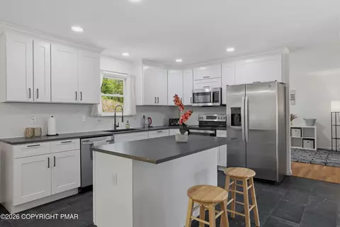 1299 Glade Dr S, Long Pond, PA 18334