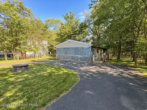 1841 Shadyside Dr, Tobyhanna, PA 18466
