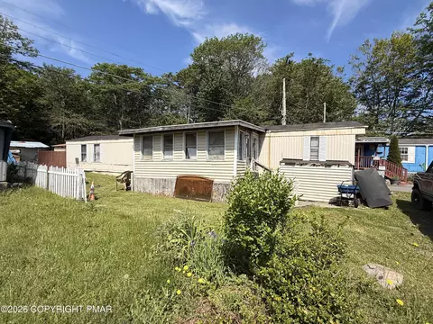 103 Maygood Ln, Tobyhanna, PA 18466