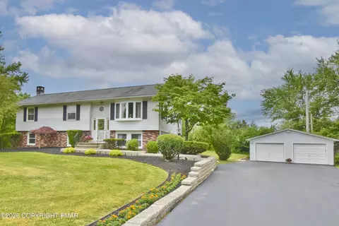 153 Mountain View Dr, Stroudsburg, PA 18360