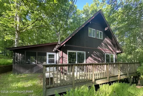 1095 Deer E, Bushkill, PA 18324