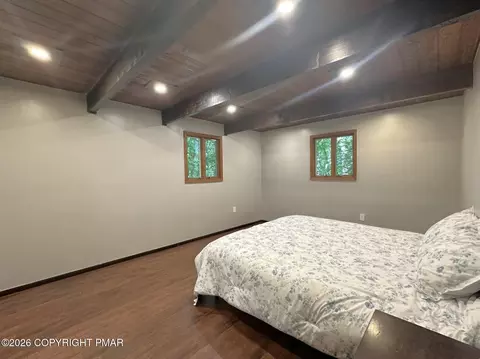 Bedroom - 1095 Deer E, Bushkill, PA 18324 photo 1 of 3