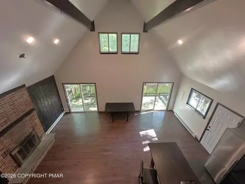 Living - 1095 Deer E, Bushkill, PA 18324 photo 4 of 4
