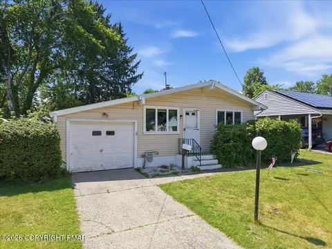137 Sweet Fern Rd, Stroudsburg, PA 18360