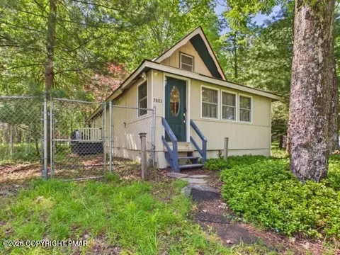 7803 Lake Shore Dr, Pocono Lake, PA 18347