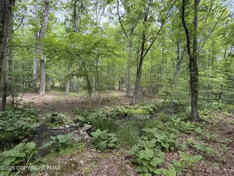 199 Upper Lakeview Dr, East Stroudsburg, PA 18302
