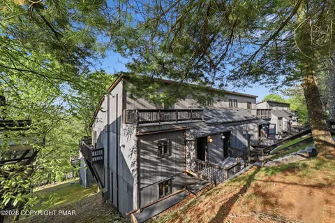 199 Sunbird Way, Tannersville, PA 18372