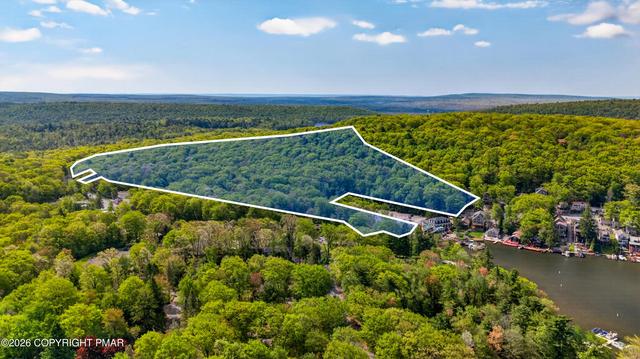 S Lake Drive, Lake Harmony, PA 18624